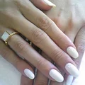 Białe paznokcie;)