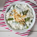 Serek wiejski ze szparagami i migdałami na śniadanie / Cottage cheesee with asparagus