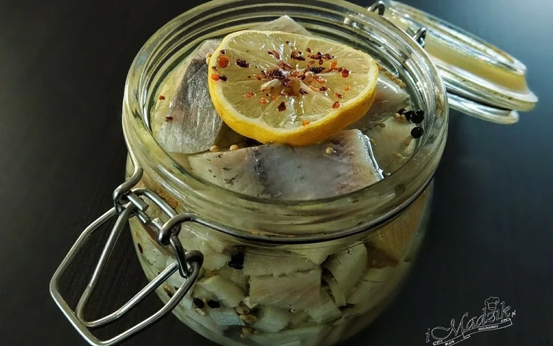 Śledź z cebulką w oleju