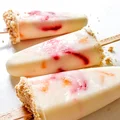 Jogurtowo-cytrynowe lody z owocami