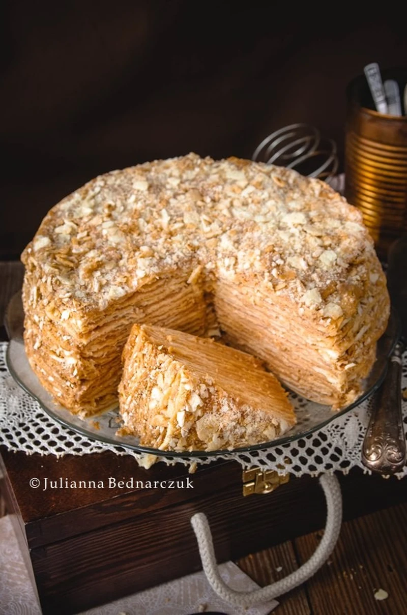 Tort napoleon karmelowy
