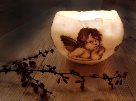 Lampion z wosku – pomysł na prezent DIY