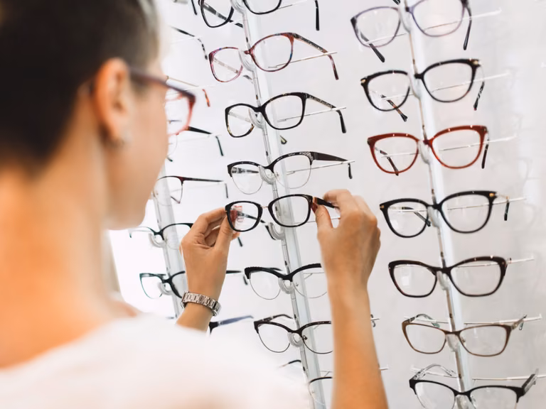 Jak bez problemu wybrać okulary? Mamy kilka wskazówek