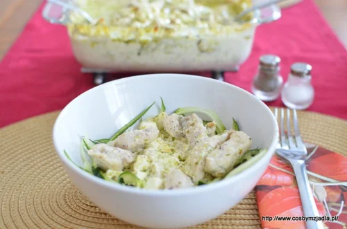 Kurczak zapiekany z serem feta i pesto
