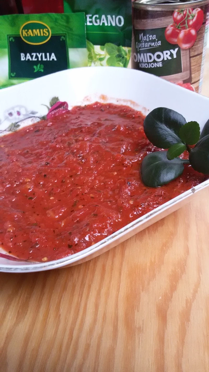 Szybki i prosty pomidorowy sos do pizzy