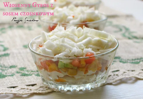 Wiosenna sałatka GYROS, z sosem czosnkowym w wersji light - nie pójdzie w biodra! :)
