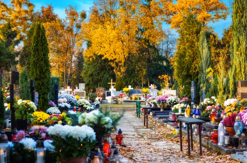 Ustawa o cmentarzach do zmiany po 60 latach. Powód zaskakuje