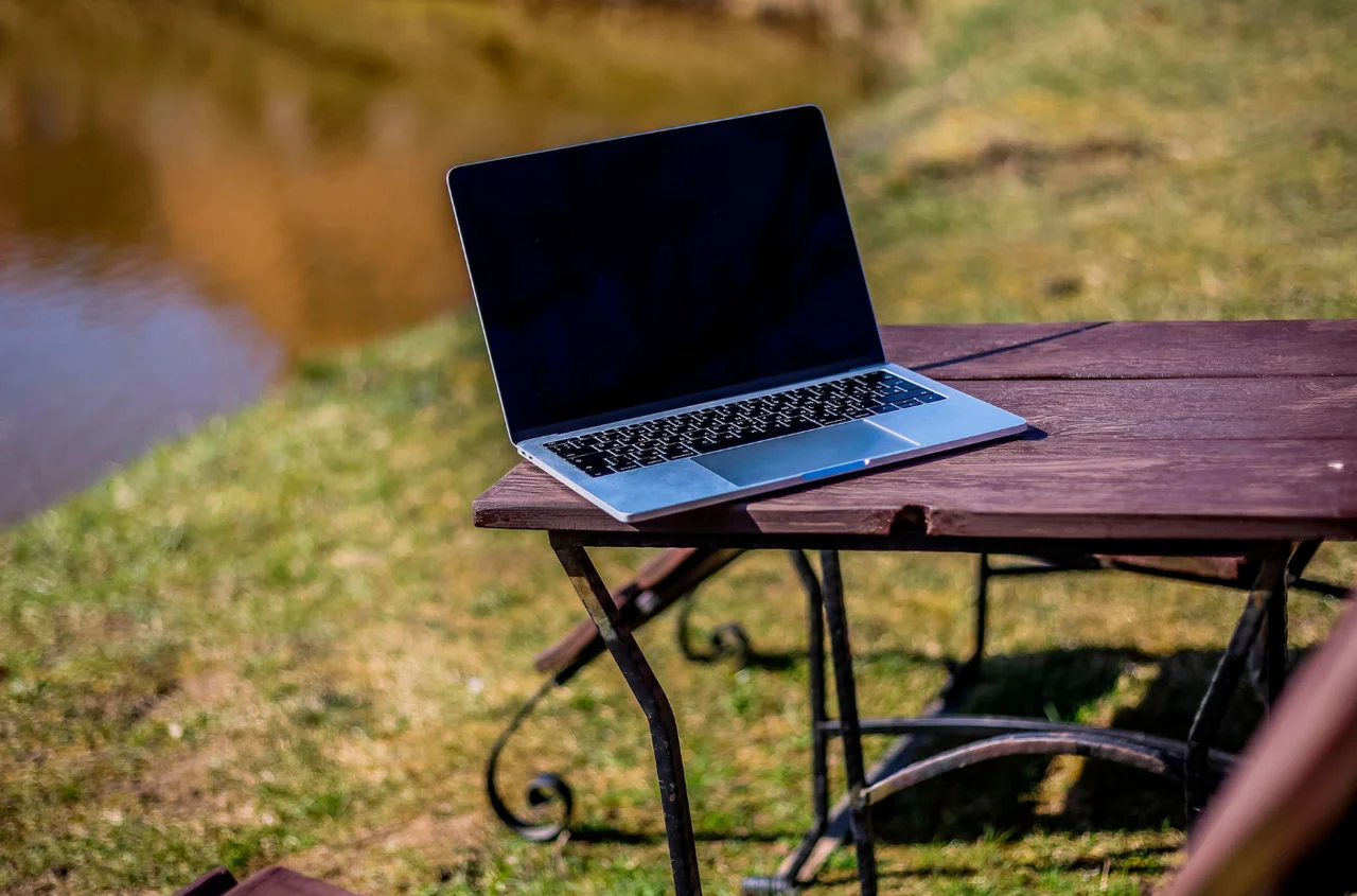 Umowa zlecenie automatycznie zamieniona na umowę o pracę ! W 2026 ogromna zmiana dla tysięcy pracowników