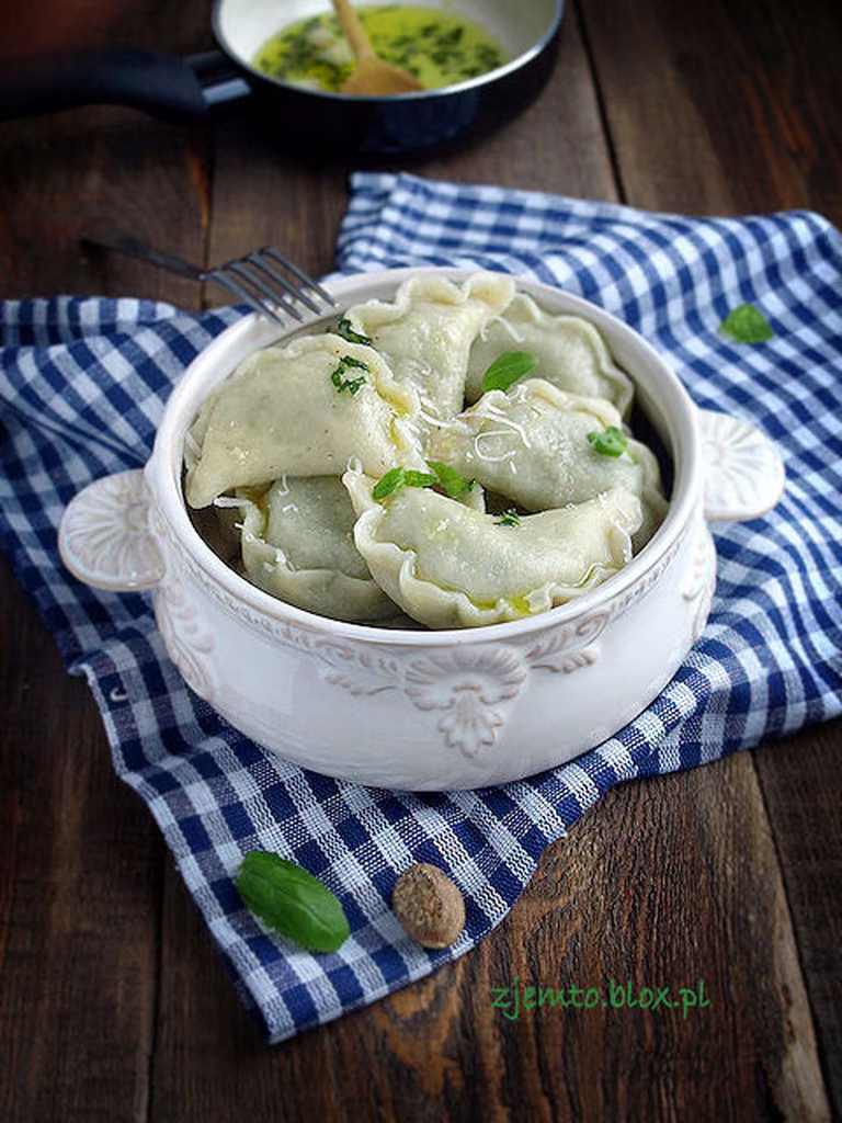 Pierogi ze szpinakiem i kurczakiem
