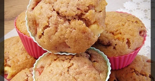 Muffinki z truskawkami i białą czekoladą