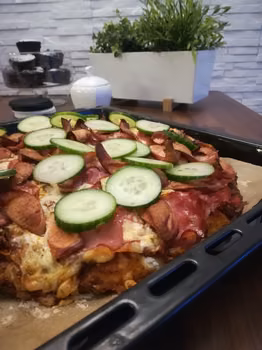 Domowa pizza z ogórkiem świeżym !