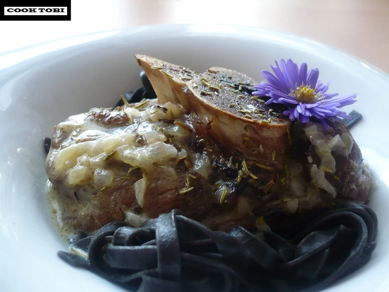 Ossobuco cielęce w rozmarynie