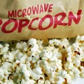 Dlaczego NIE WARTO jeść POPCORNU "DO MIKROFALÓWKI"?