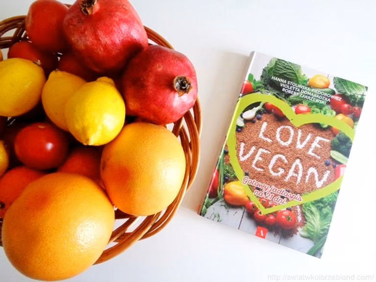 " Love Vegan. Gotowy jadłospis na 21 dni" - recenzja