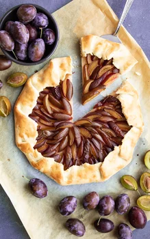 Tarta galette ze śliwkami (4 składniki)