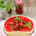 Biszkopt z truskawkami