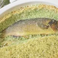 Ryba pieczona w soli z ziołami