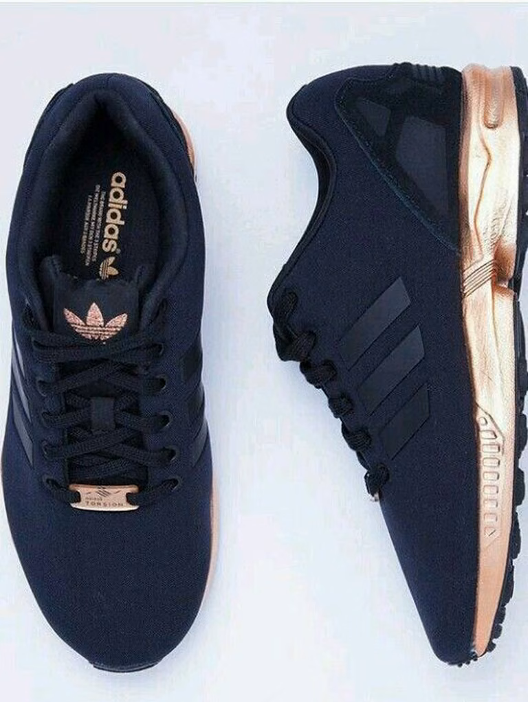 Adidasy ze złotą podeszwą