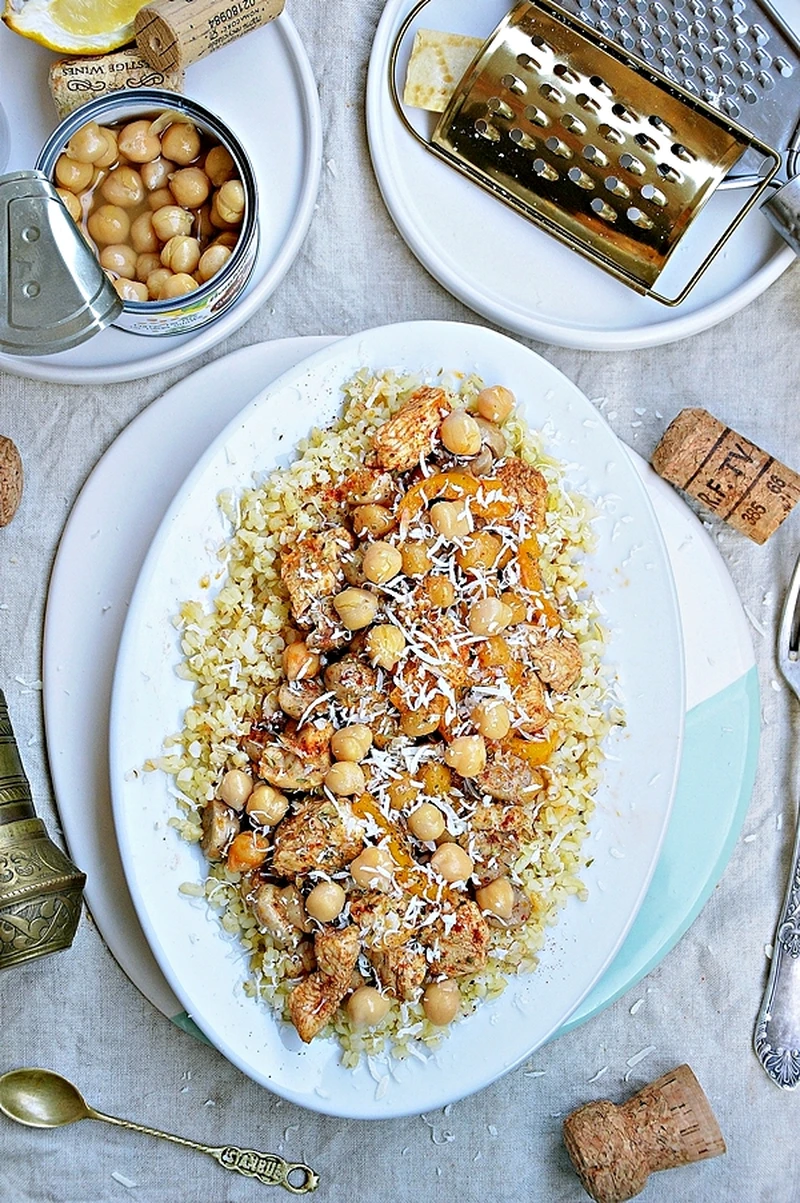 Bulgur z kurczakiem i warzywami z parmezanem