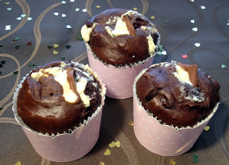 Muffinki kakaowe z białą czekoladą