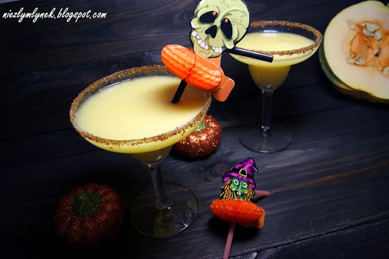 Halloweenowy poncz dyniowy