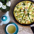 Omlet ze szparagami i łososiem