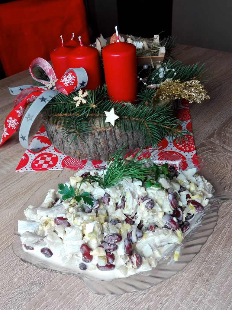 Sałatka śledziowa z czerwoną fasolą