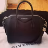 Kuferek od Givenchy