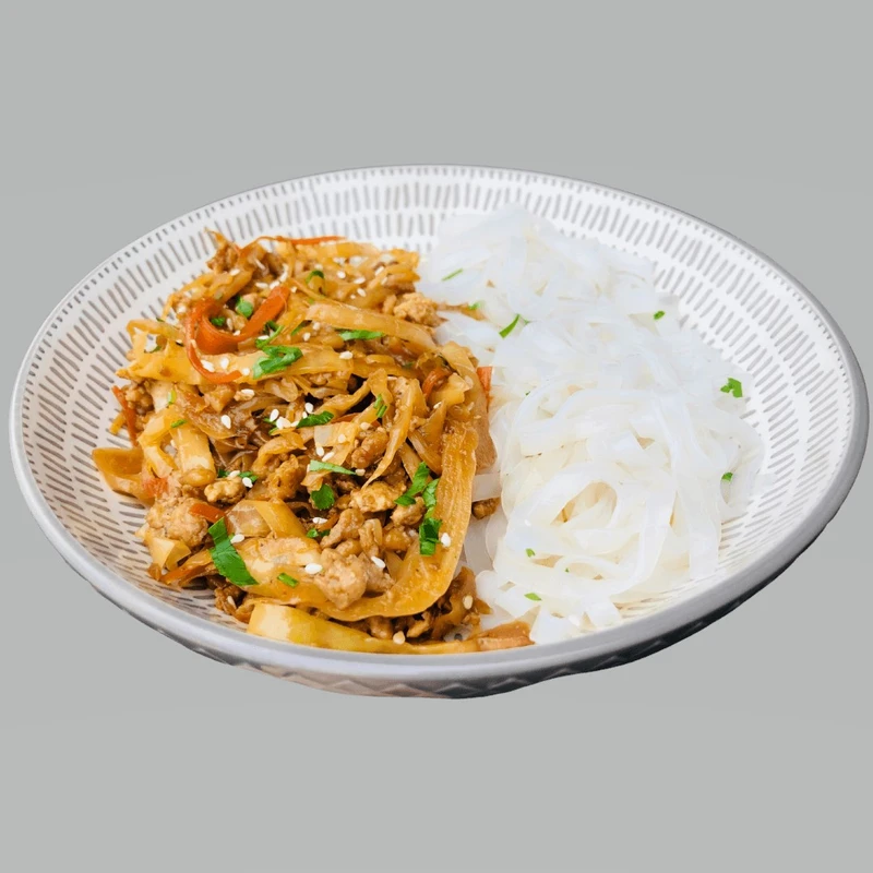 Stir fry z kapusty, kurczaka i pęczaku