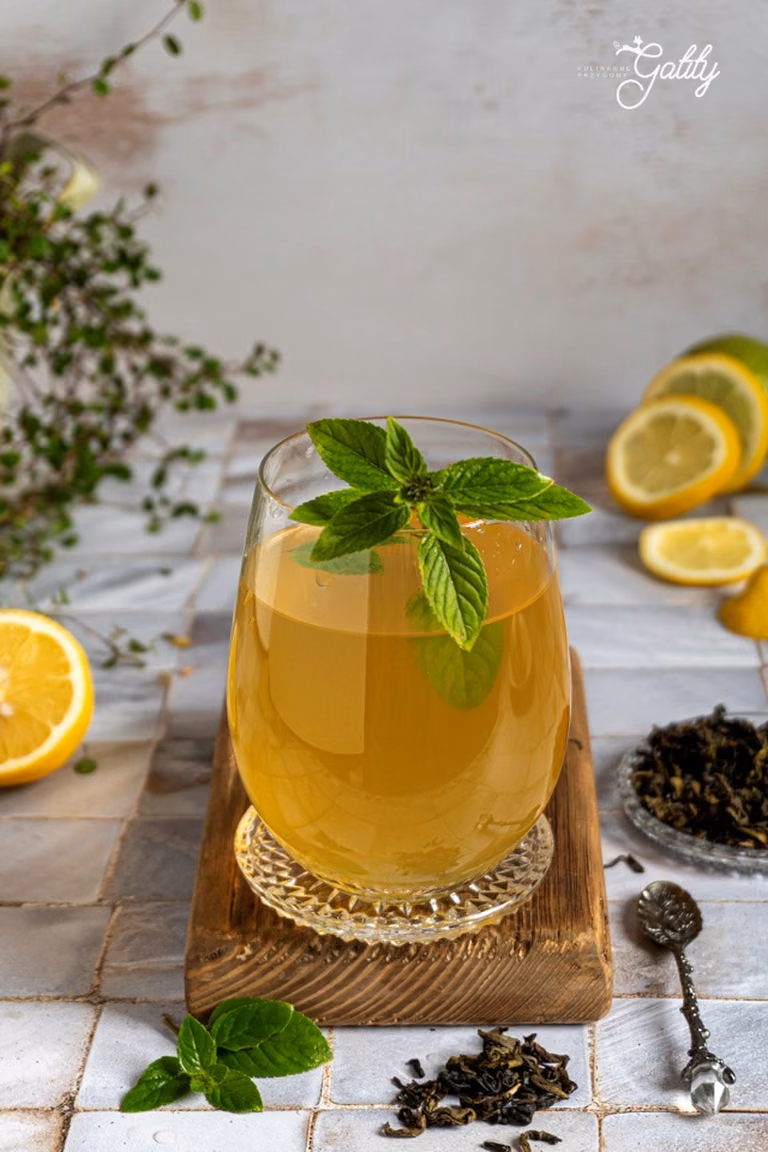 Izotonik z zieloną herbatą - prosty przepis