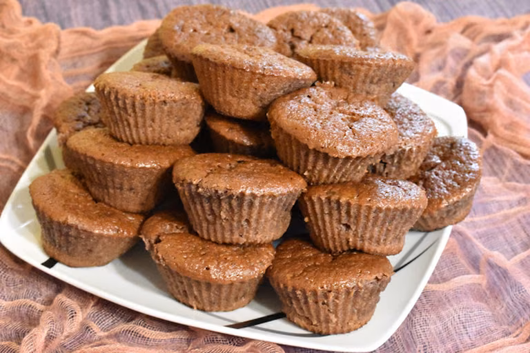 Muffinki czekoladowe z dżemem z porzeczki