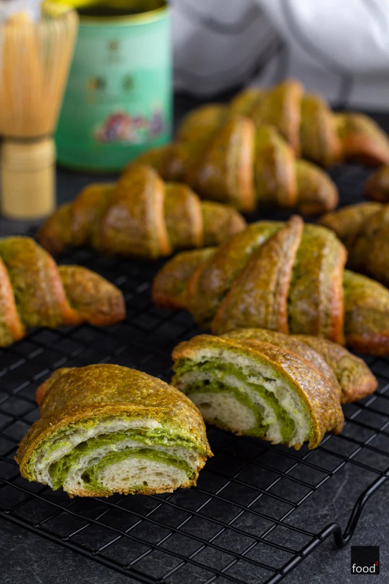 Croissanty z zieloną herbatą matcha