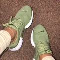 Oliwkowe Nike