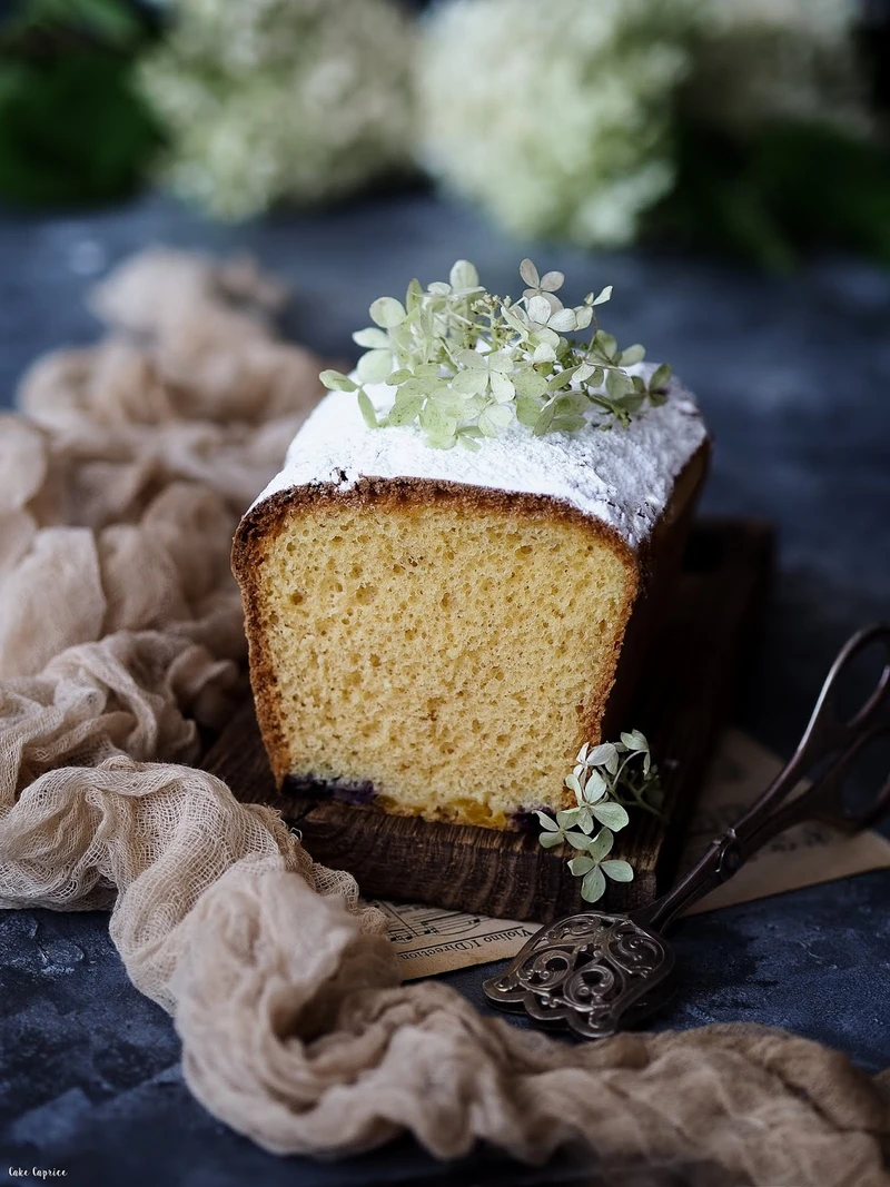 Jogurtowa babka na żółtkach