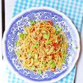 Spaghetti z kurczakiem w pomidorach