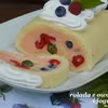 rolada jogurtowa z owocami