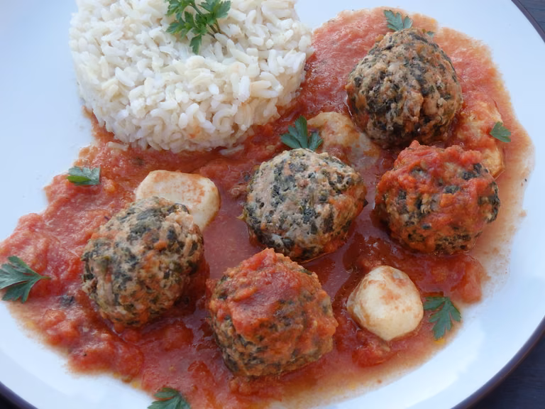 Pulpety zapiekane w sosie pomidorowym i mozzarellą