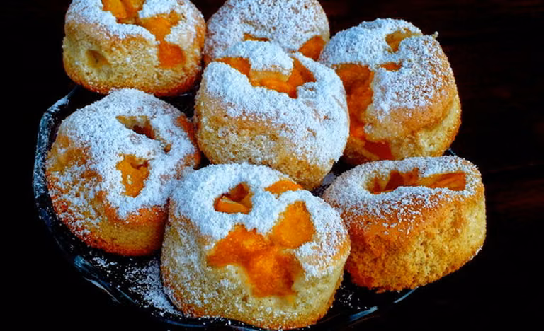 Muffinki z brzoskwiniami