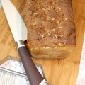 Domowy chleb pszenno-żytni z ziarnami słonecznika
