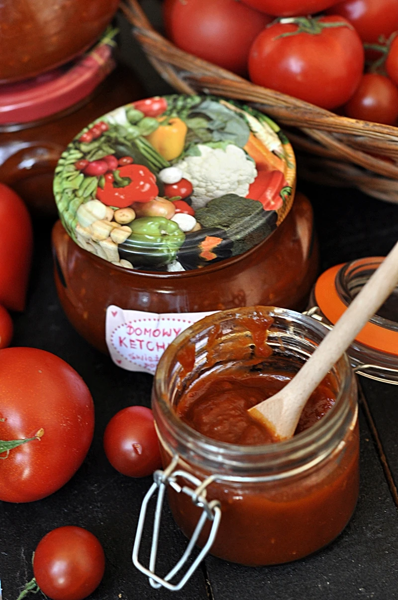 Domowy ketchup ze świeżych pomidorów