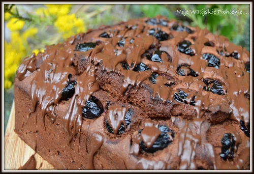 Mocno czekoladowe ciasto z czereśniami