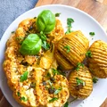 Steki z kalafiora z pieczonymi ziemniakami Hasselback FIT