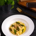 Raviolo con uovo – rubaszny pieróg z płynnym żółtkiem i ricottą - food²