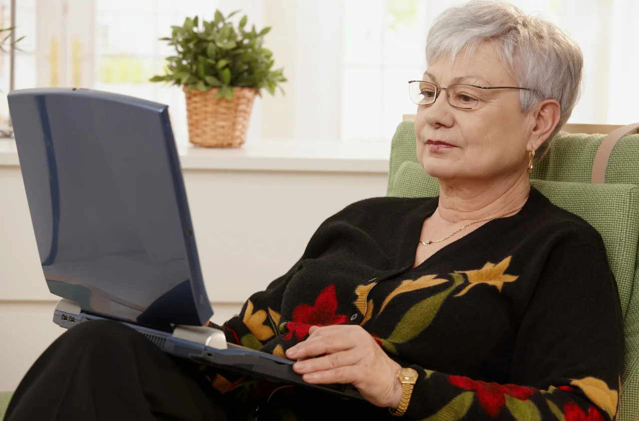 Blisko 400 zł dodatkowo dla tych seniorów już w lutym 2026! Jednak nie wszyscy emeryci otrzymają ten przelew