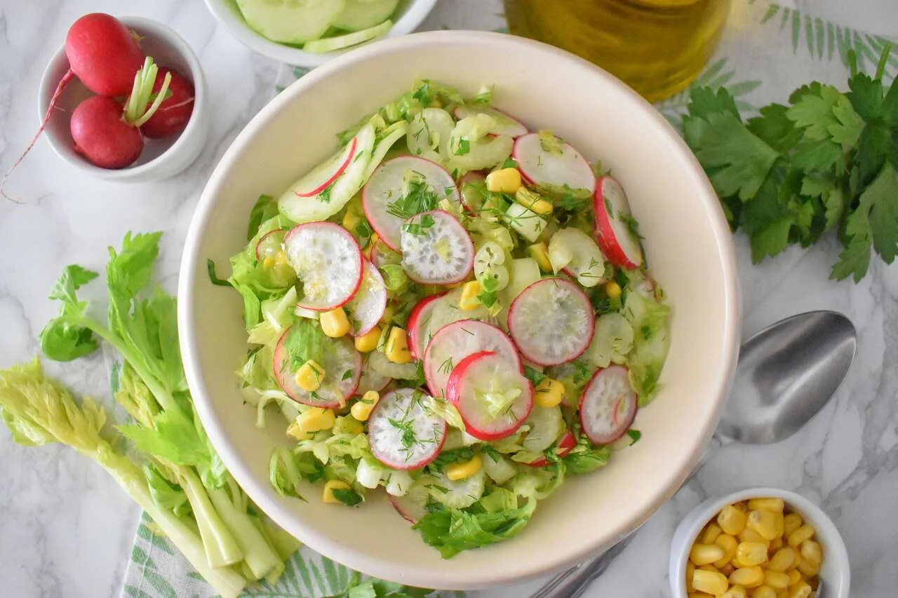 Surówka z selera naciowego