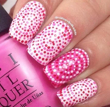 Ekstra paznokcie w kropeczki