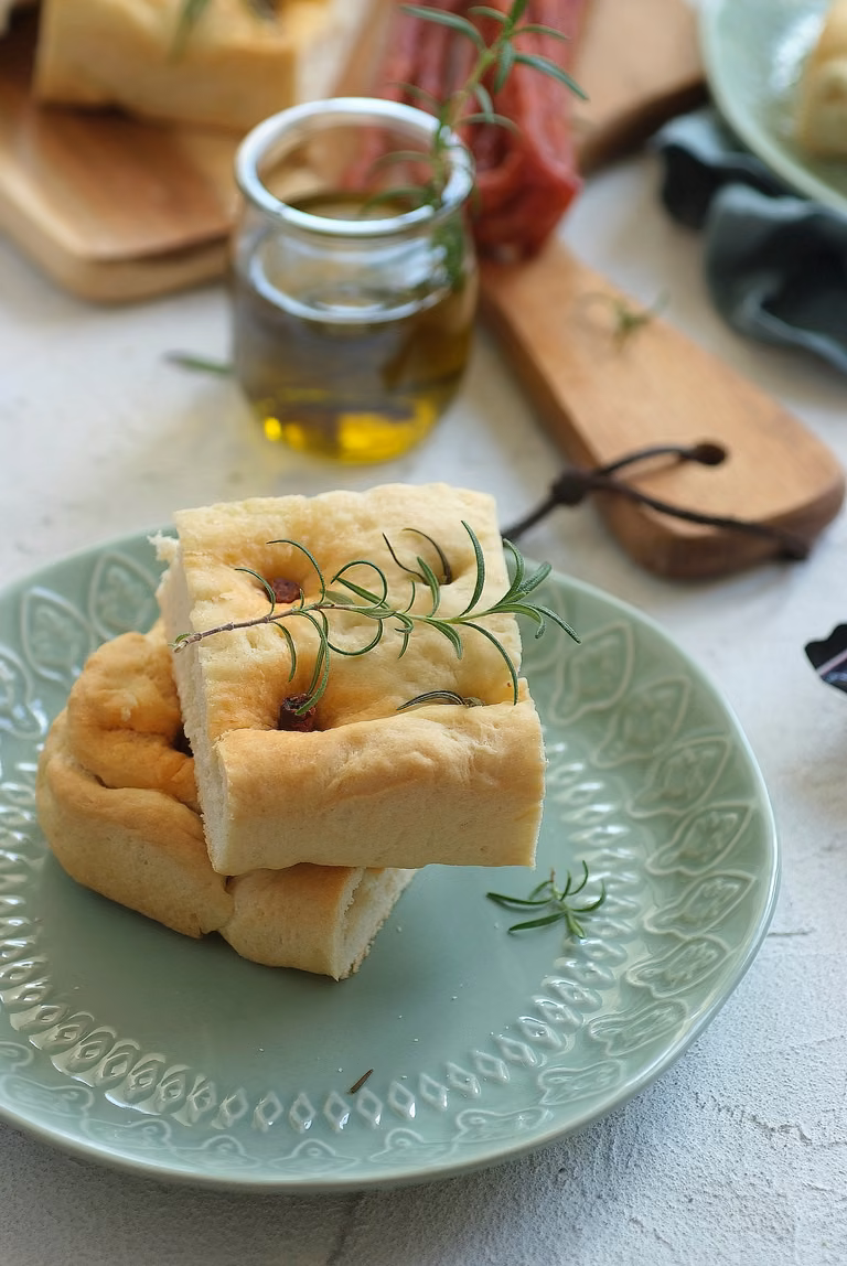 FOCACCIA Z ROZMARYNEM I KABANOSAMI!