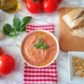 Sycylijskie pesto z pomidorami, bazylią, orzeszkami piniowymi i ricottą