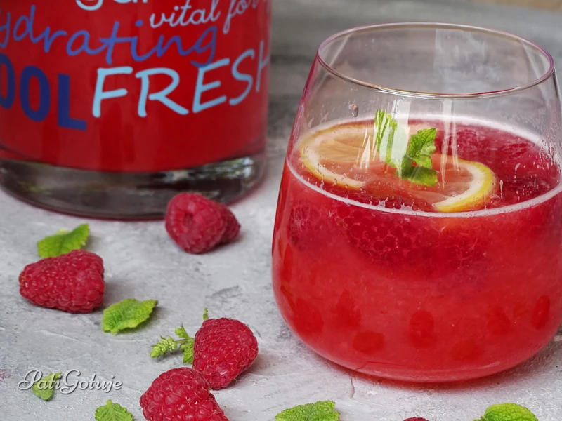 Lemoniada malinowa - świetnie gasi pragnienie