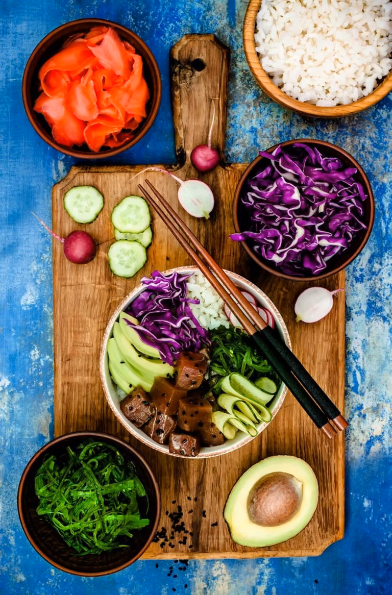 HAWAJSKA TUNA POKE BOWL